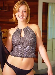 Lindsey Marshal In Clubwear Getting Undressed Teen Porn Pix